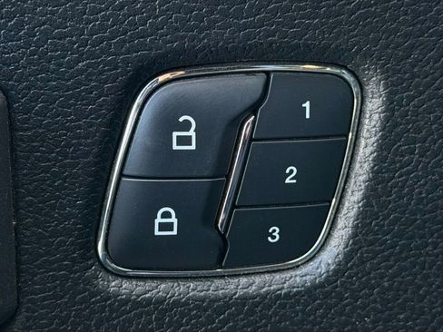 Used 2018 Ford F150 Platinum w/ Equipment Group 701A Luxury image 30