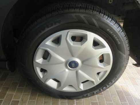 Used 2016 Ford Transit Connect XL image 8