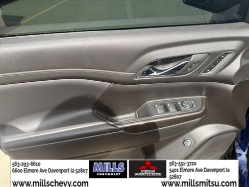Used 2023 GMC Acadia SLT w/ Preferred Package FWD image 12