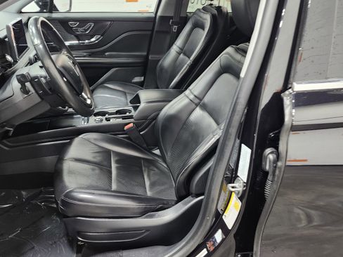 Used 2021 Lincoln Corsair AWD w/ Premium Package image 25