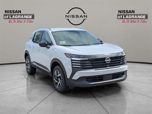 New 2026 Nissan Kicks SV image 3