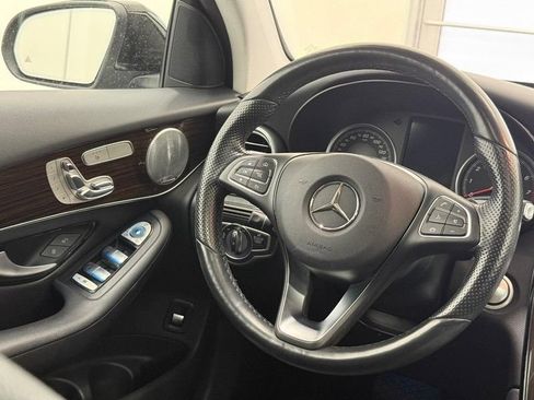 Used 2017 Mercedes-Benz GLC 300 4MATIC Coupe image 11