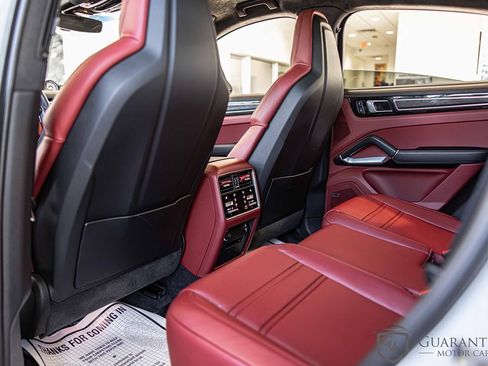 Used 2023 Porsche Cayenne Turbo image 36