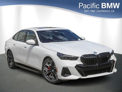 New 2026 BMW i5 eDrive40 w/ M Sport Package RWD image 1
