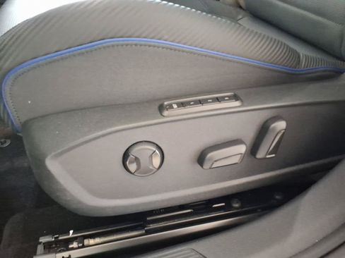Used 2023 Volkswagen Golf R AWD/4WD image 17