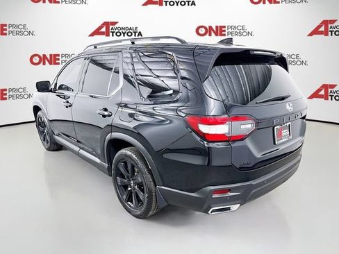 Used 2025 Honda Pilot Black Edition image 5