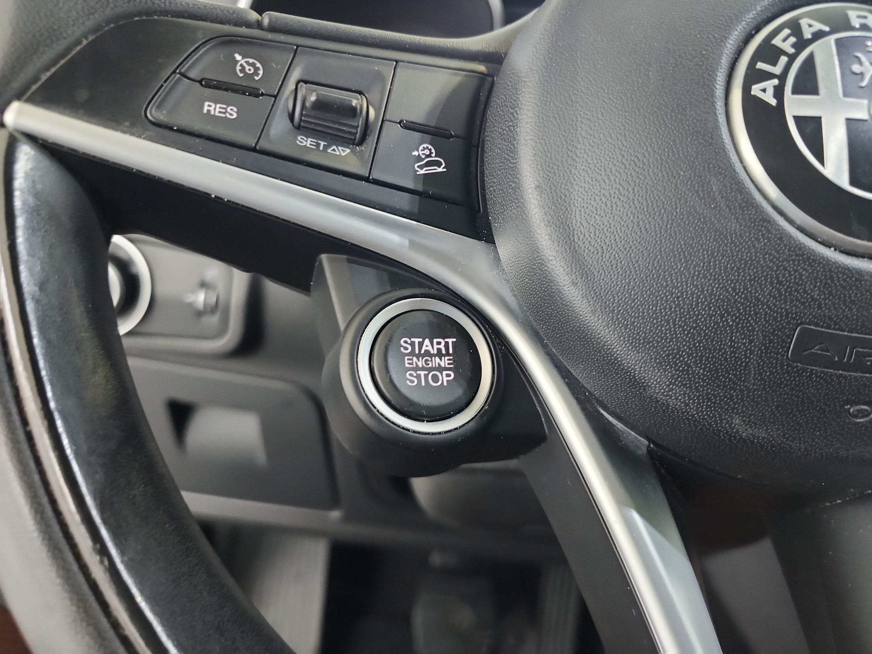 Used 2019 Alfa Romeo Stelvio Ti AWD/4WD image 24