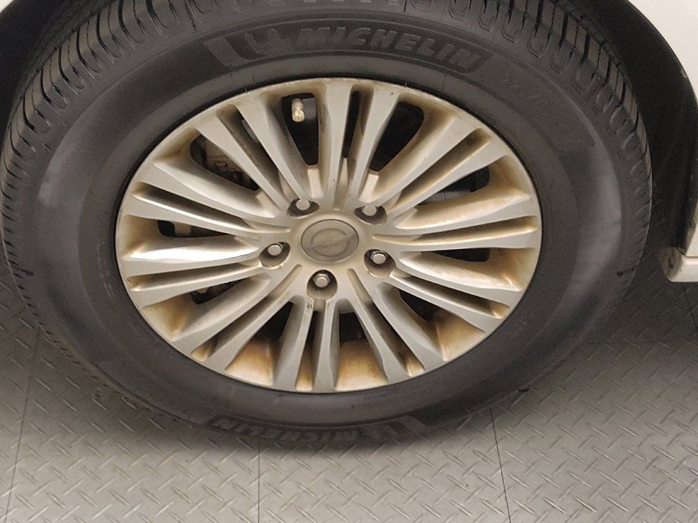 Used 2015 Chrysler Town & Country Touring-L w/ Driver Convenience Group FWD image 31