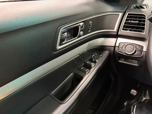 Used 2016 Ford Explorer XLT w/ Equipment Group 202A image 40