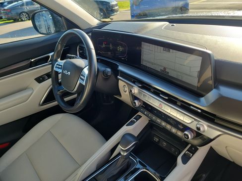 Certified 2023 Kia Telluride S w/ S Sunroof Package FWD image 8