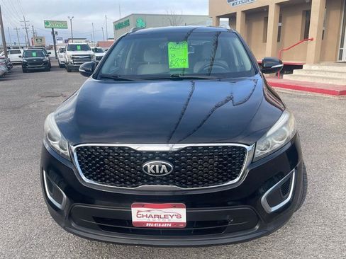 Used 2017 Kia Sorento AWD image 3