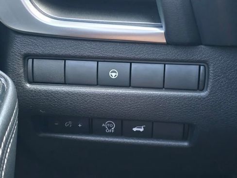 Used 2024 Nissan Rogue SV image 24