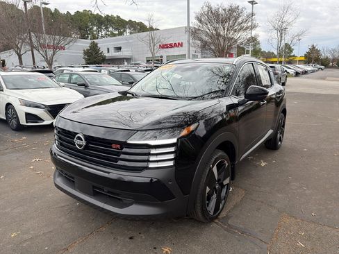 New 2026 Nissan Kicks SR w/ SR Premium Package image 3