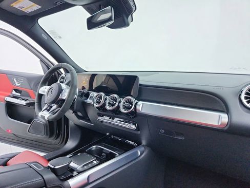 Used 2022 Mercedes-Benz GLB 35 AMG 4MATIC image 33