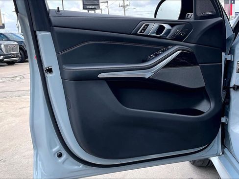 Used 2024 BMW X5 xDrive40i w/ M Sport Package image 22