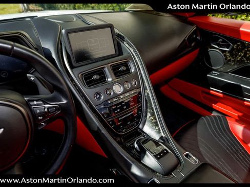 Used 2019 Aston Martin DB11 Volante image 10