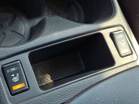 Used 2016 Nissan Rogue SV w/ SV Premium Package image 25