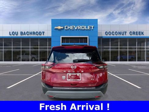 Used 2023 Nissan Rogue SV image 7