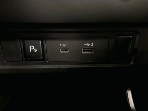 Used 2025 Nissan Frontier SV image 26