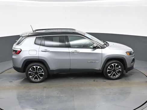 Used 2022 Jeep Compass Limited AWD/4WD image 41