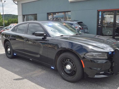 Used 2023 Dodge Charger Police AWD/4WD image 3