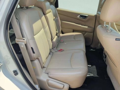 Used 2020 Nissan Pathfinder Platinum AWD/4WD image 30