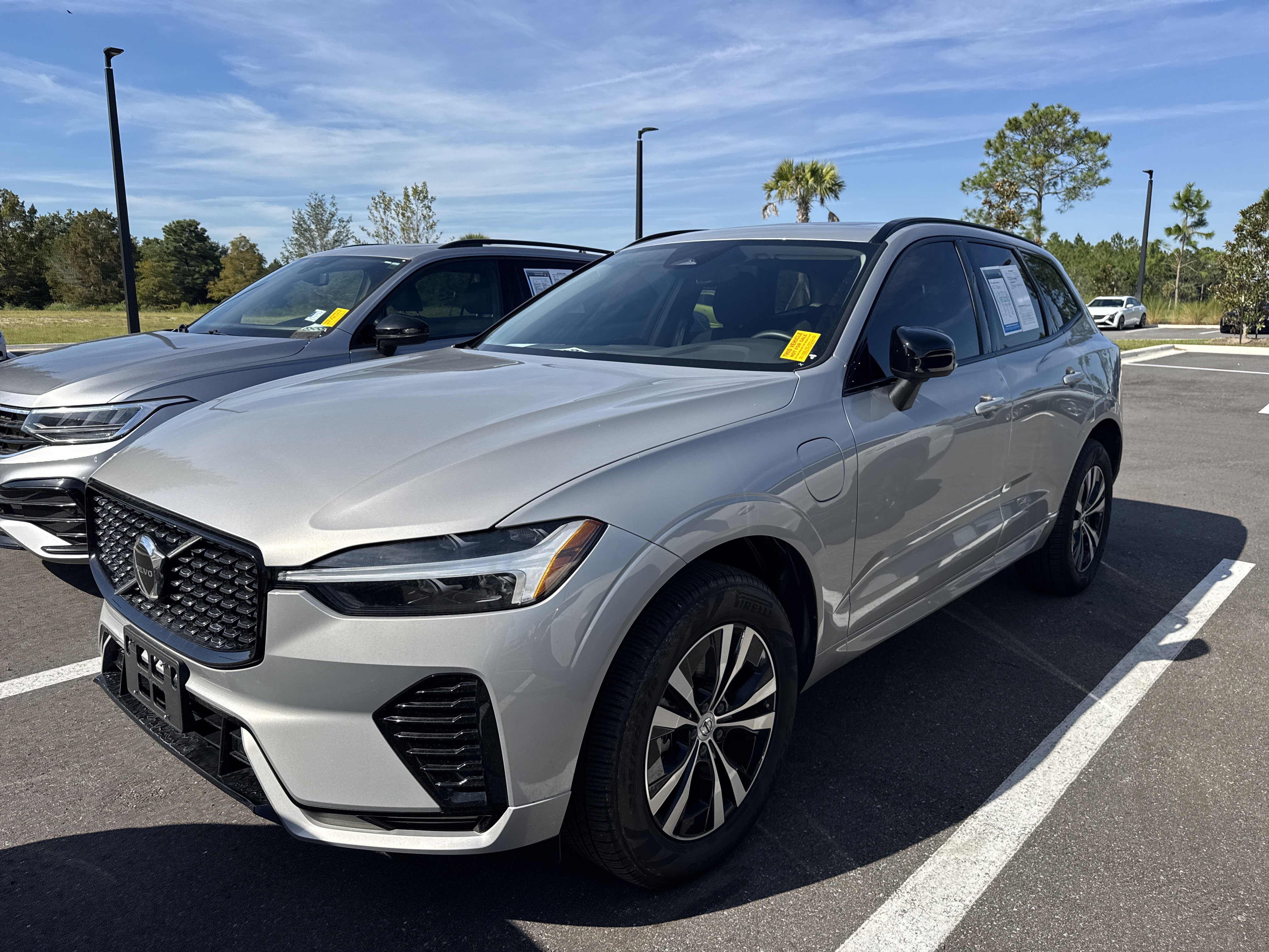 Used 2025 Volvo XC60 T8 Core w/ Protection Package Premier AWD/4WD image 4