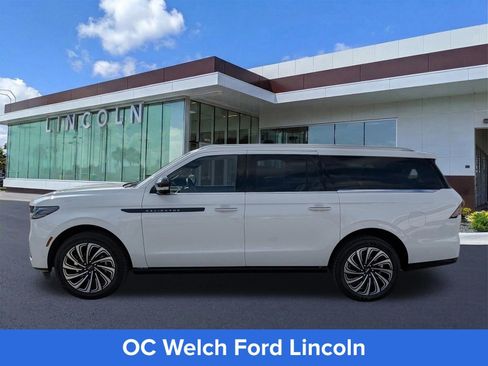 Certified 2025 Lincoln Navigator L Black Label AWD/4WD image 8