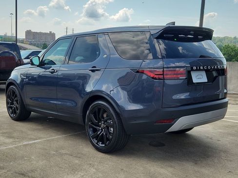 New 2025 Land Rover Discovery S image 12