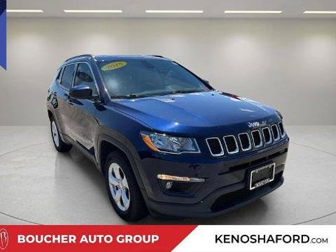 Used 2018 Jeep Compass Latitude w/ Popular Equipment Group FWD image 3
