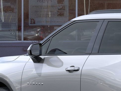 New 2025 Chevrolet Blazer LT w/ Convenience Package image 12