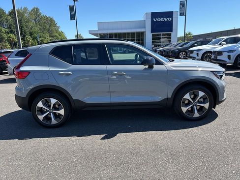 New 2026 Volvo XC40 B5 Plus w/ Protection Package Premier image 9
