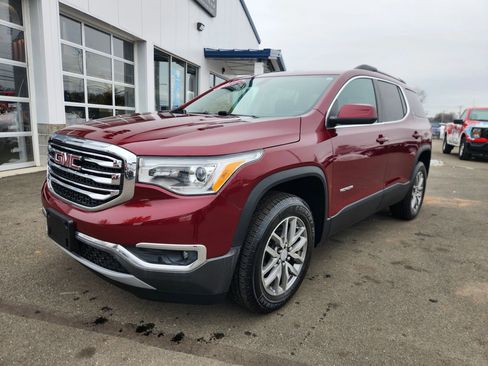 Used 2017 GMC Acadia SLE image 4
