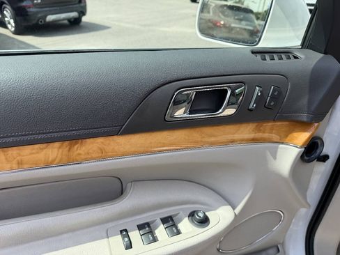 Used 2011 Lincoln MKT 2WD w/ 101A Rapid Spec Order Code image 14