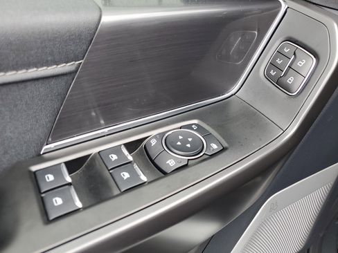 Used 2025 Ford F150 Lariat w/ Equipment Group 502A High image 19