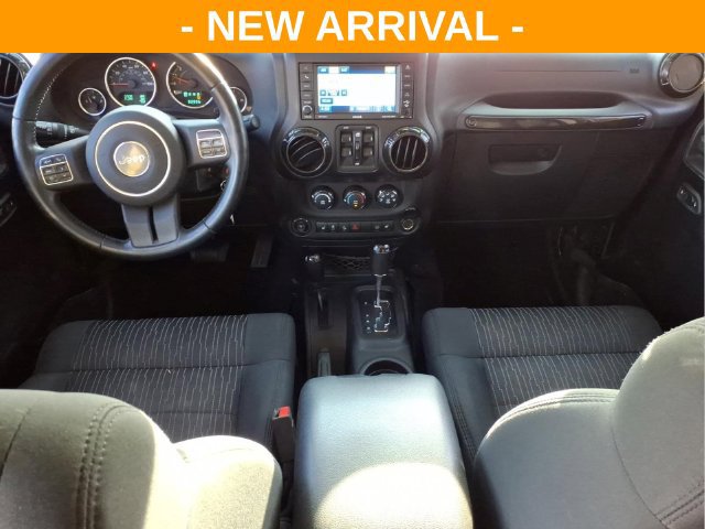 Used 2012 Jeep Wrangler Unlimited Rubicon w/ Connectivity Group AWD/4WD image 11