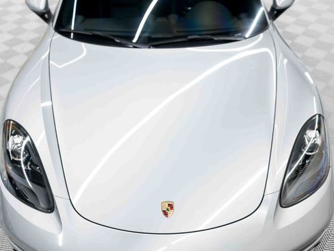 Used 2018 Porsche 718 Cayman RWD image 18