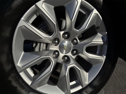 Used 2021 Chevrolet Silverado 1500 Custom image 9