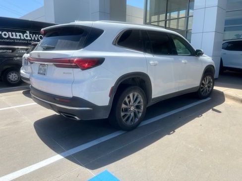 Used 2025 Buick Enclave Preferred w/ Power Package FWD image 4