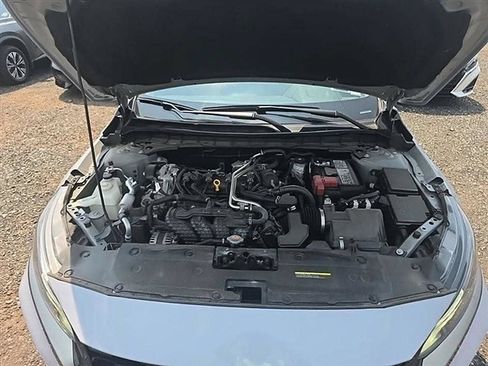 Used 2023 Nissan Altima 2.5 SR w/ SR Premium Package FWD image 11