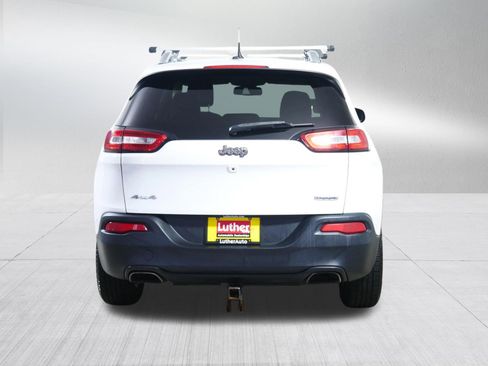 Used 2017 Jeep Cherokee Latitude w/ Cold Weather Group AWD/4WD image 6