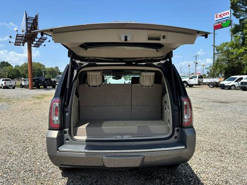 Used 2019 GMC Yukon Denali w/ Denali Ultimate Package AWD/4WD image 18