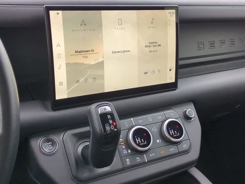 Certified 2024 Land Rover Defender 130 X-Dynamic SE image 30