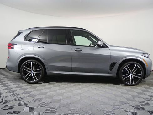 Certified 2024 BMW X5 xDrive40i w/ M Sport Package AWD/4WD image 2