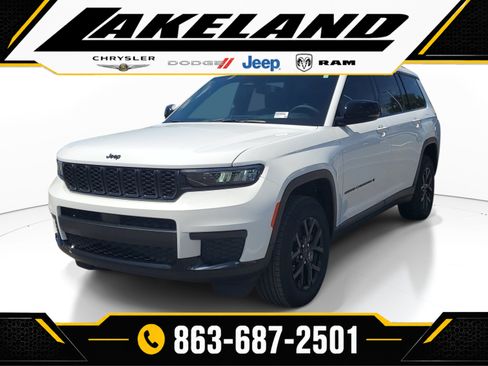Used 2024 Jeep Grand Cherokee L Altitude RWD image 4