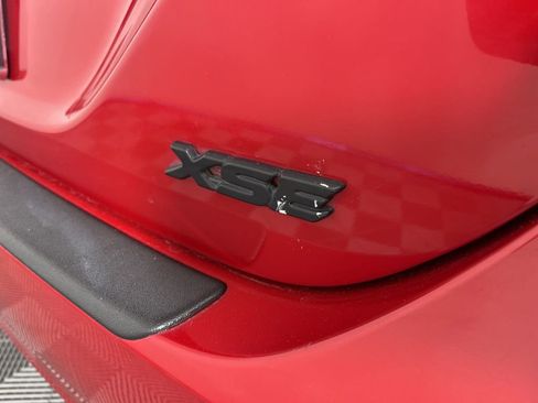 Used 2022 Toyota Camry XSE image 4