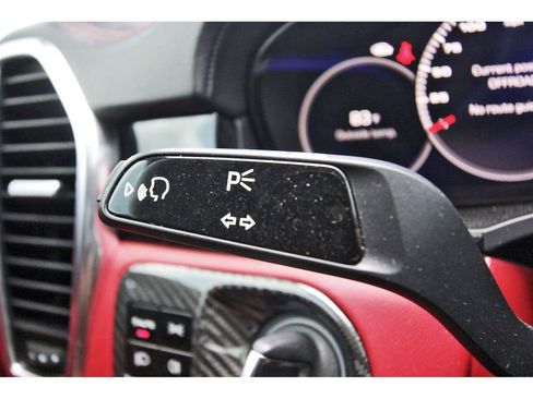 Used 2021 Porsche Cayenne GTS AWD/4WD image 17