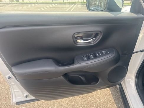 Certified 2024 Honda HR-V LX image 21
