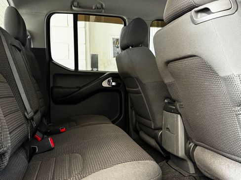 Used 2005 Nissan Frontier NISMO AWD/4WD image 6