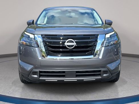 Used 2024 Nissan Pathfinder SV w/ SV Premium Package FWD image 2